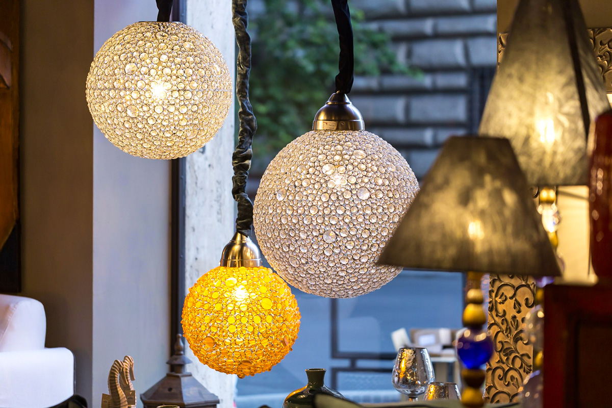 Illuminiamo i vostri spazi: lampadari e lampade Confalone - Confalone