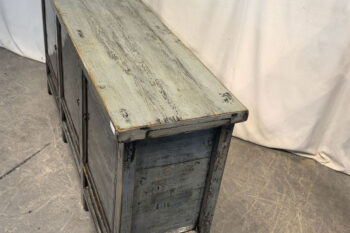 Mobile Tibetano 3 ante grigio