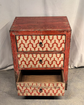 Comodino tibetano geometrico rosso (65x42x85) - immagine 3