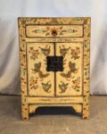 Comodino 2 ante 1 cassetto. (40x32x60)